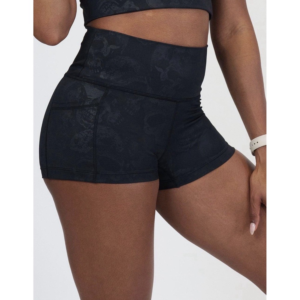 CVG Shadow Skulls Shorts Womens M 2.5” Squat Proof Pockets Gym Compression